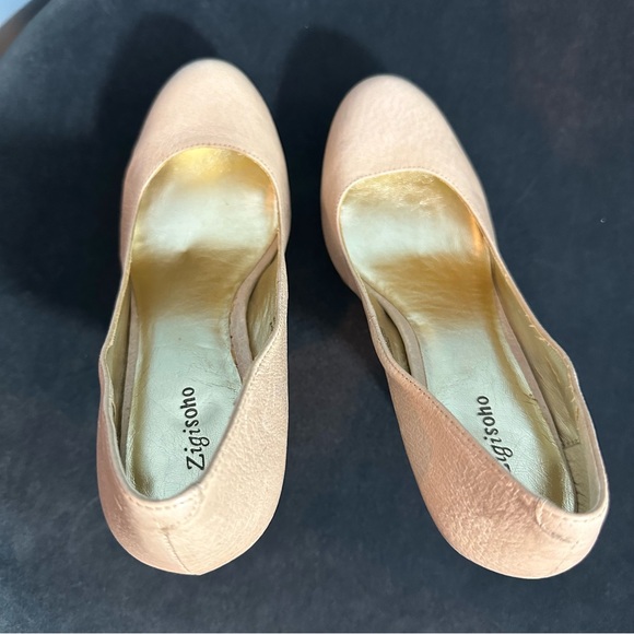 Zigisoho Staple Platform Heels in Nude - Picture 6 of 8